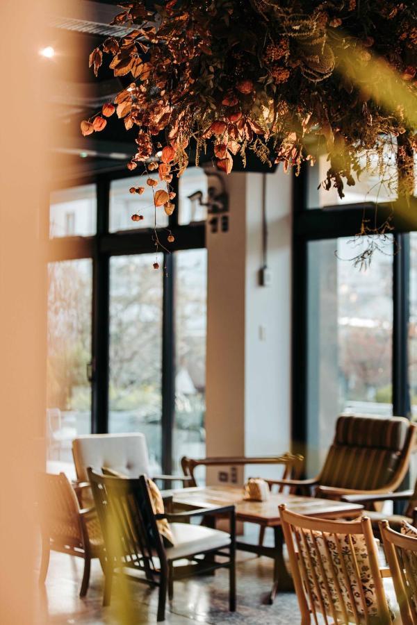 U.I.J Hotel & Hostel Тайнань Экстерьер фото